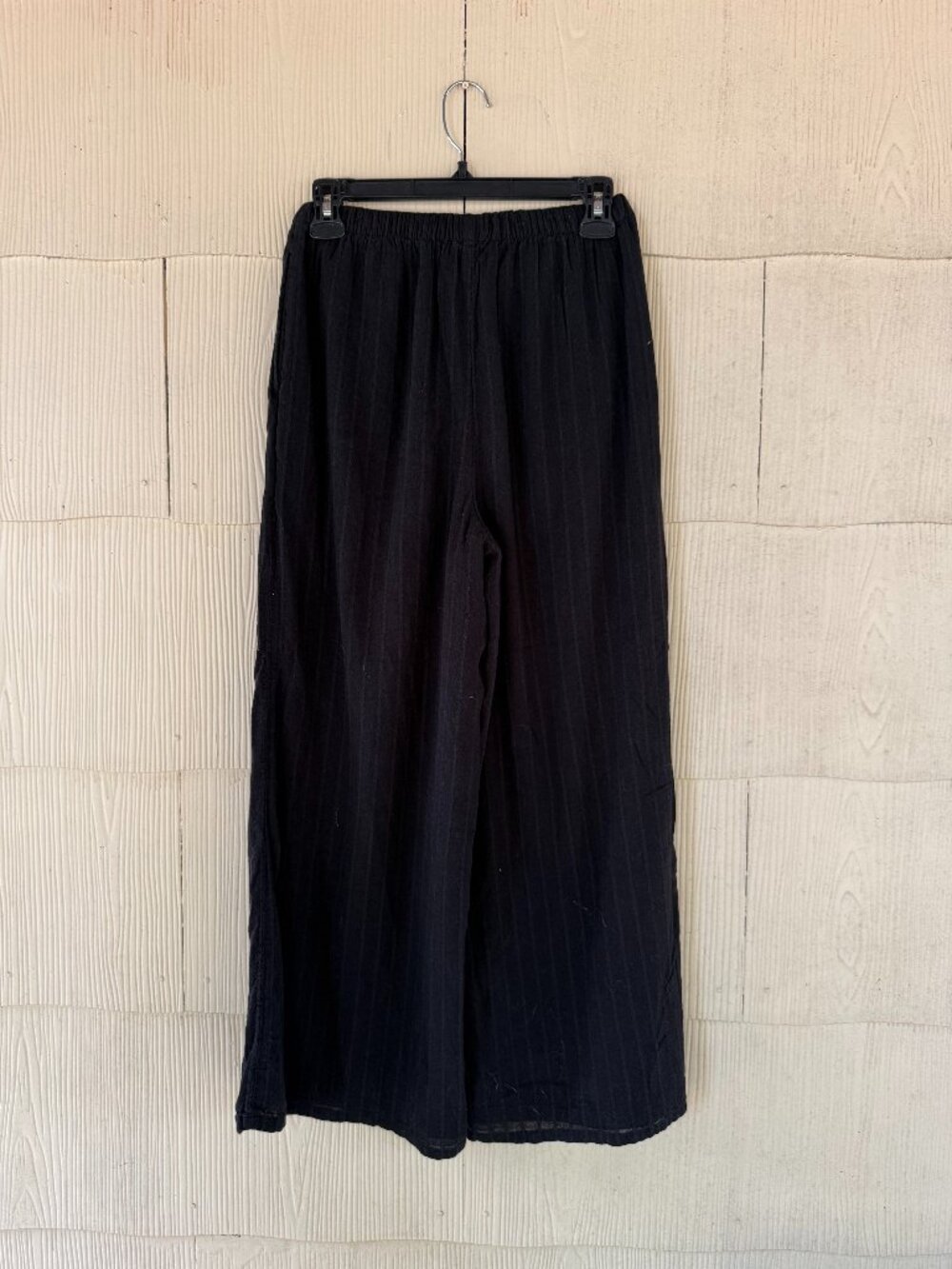 American Eagle High-Waisted Wide Leg Textured Pants 🖤
